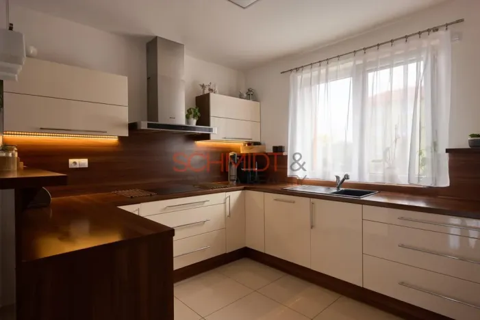 Prodej rodinného domu, Hustopeče, Gen. Peřiny, 201 m2