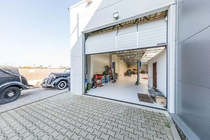 Prodej obchodního prostoru, Jinočany, Severní, 1000 m2