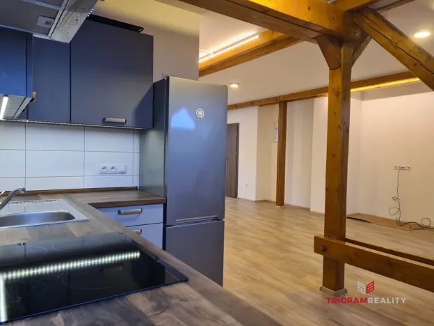 Pronájem bytu 2+kk, Hradec Králové, třída Karla IV., 70 m2