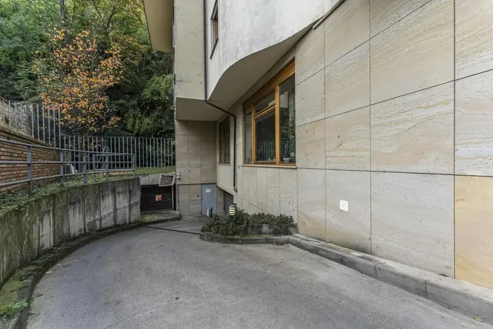 Pronájem garážového stání, Praha - Vyšehrad, Neklanova, 11 m2