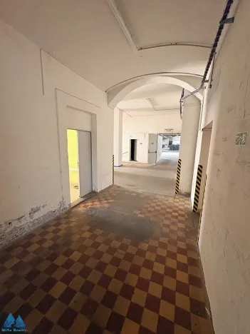 Pronájem skladu, Trutnov, Tovární, 1610 m2