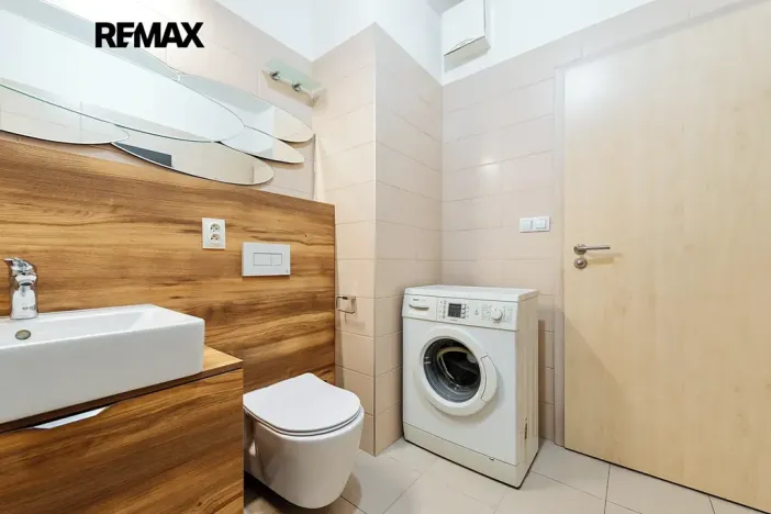 Prodej bytu 2+kk, Praha - Hlubočepy, Devonská, 64 m2