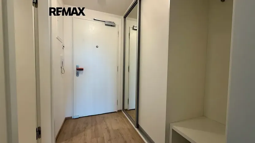 Pronájem bytu 1+kk, Praha - Hloubětín, Poděbradská, 45 m2