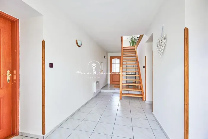 Prodej rodinného domu, Pištín, 231 m2