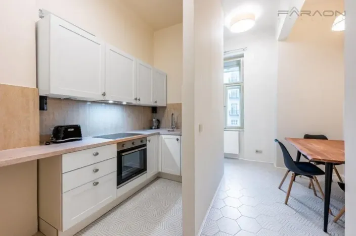 Pronájem bytu 2+1, Praha - Nové Město, Trojanova, 78 m2