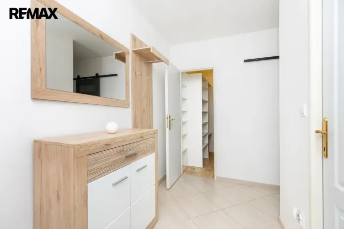 Prodej bytu 3+1, Hradec Králové - Pražské Předměstí, Baarova, 77 m2