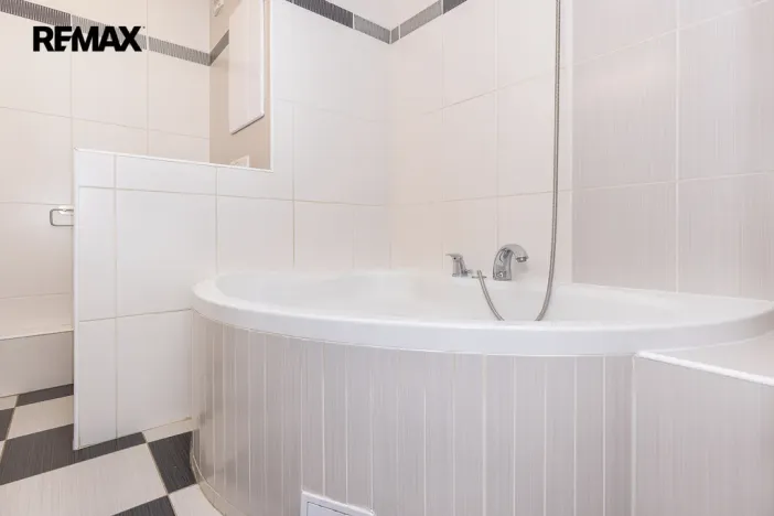 Prodej bytu 3+1, Hradec Králové - Pražské Předměstí, Baarova, 77 m2