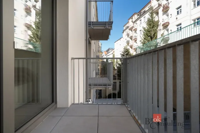 Pronájem bytu 1+kk, Praha - Vršovice, Krymská, 25 m2