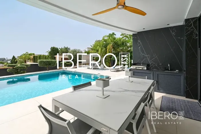 Prodej rodinného domu, Moraira, Španělsko, 350 m2