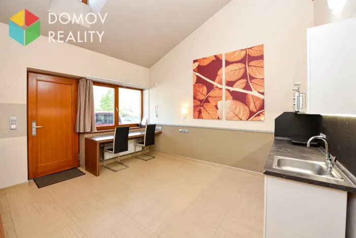 Pronájem bytu 2+kk, Králův Dvůr, Obchodní, 42 m2