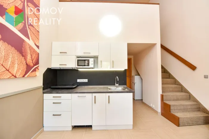 Pronájem bytu 2+kk, Králův Dvůr, Obchodní, 42 m2