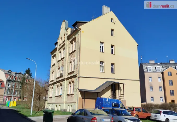 Pronájem bytu 1+1, Karlovy Vary - Stará Role, Javorová, 37 m2