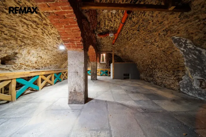Prodej obchodního prostoru, Cheb, Cechovní, 253 m2