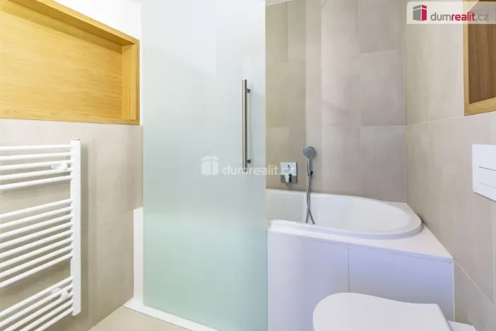 Prodej rodinného domu, Praha - Libuš, V Hrobech, 378 m2