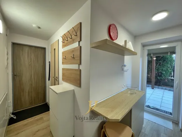 Pronájem bytu 1+1, Štarnov, 30 m2