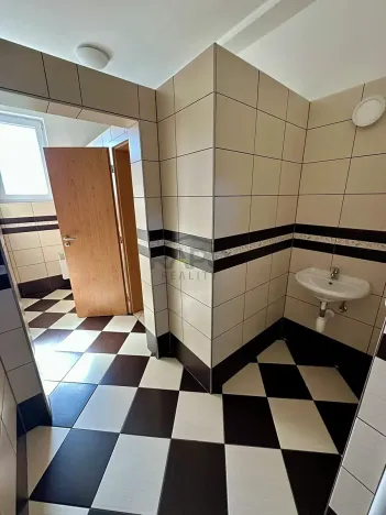 Pronájem obchodního prostoru, Napajedla, 2. května, 11 m2