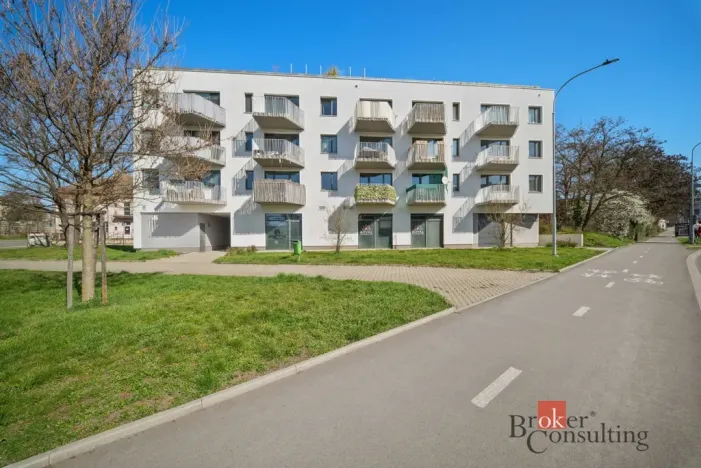 Pronájem bytu 2+kk, Praha - Hloubětín, Kbelská, 45 m2