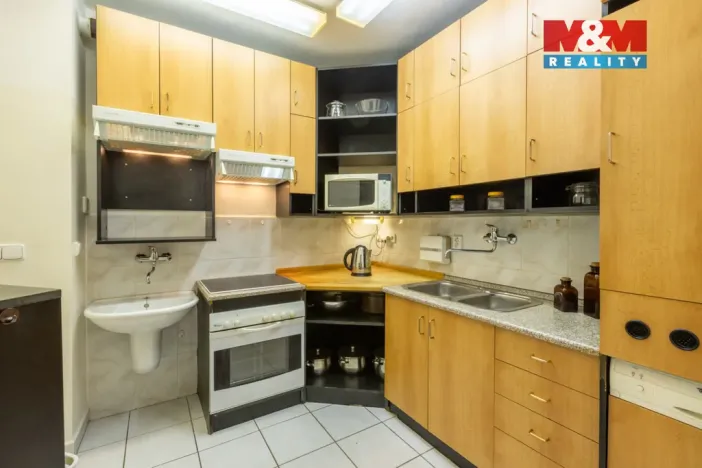 Prodej obchodního prostoru, Postoloprty, Marxovo náměstí, 440 m2