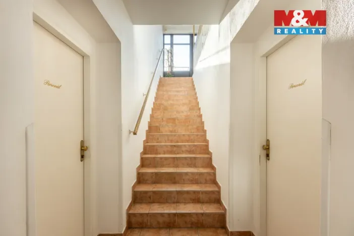 Prodej obchodního prostoru, Postoloprty, Marxovo náměstí, 440 m2