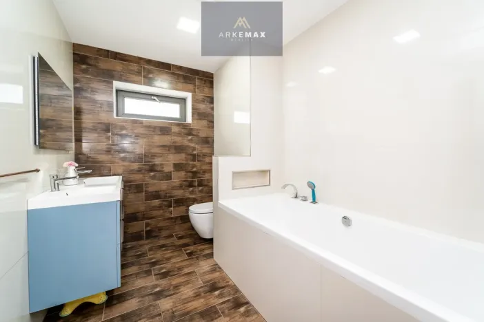 Pronájem rodinného domu, Žabeň, 410 m2