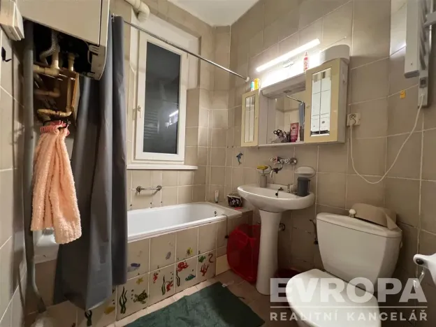 Pronájem bytu 2+1, Praha, Zenklova, 50 m2