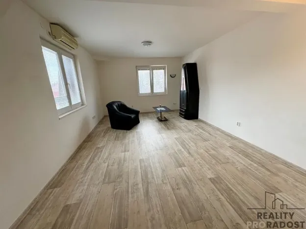 Pronájem bytu 2+kk, Bystřice pod Hostýnem, Masarykovo nám., 61 m2