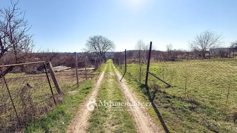 Prodej zahrady, Suchohrdly, 1465 m2