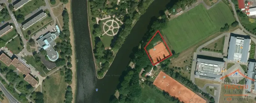 Prodej komerčního pozemku, Hradec Králové, nábřeží U Přívozu, 3021 m2