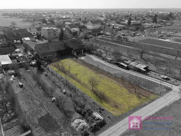 Prodej komerčního pozemku, Rakvice, Nádražní, 1162 m2