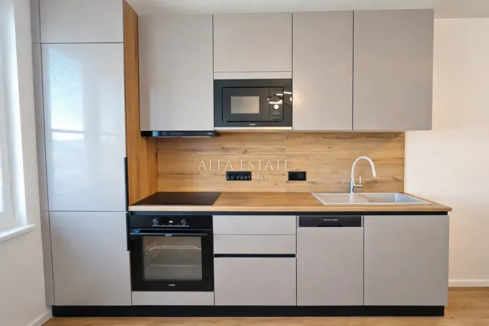 Prodej bytu 3+kk, Karlovy Vary - Drahovice, Východní, 61 m2