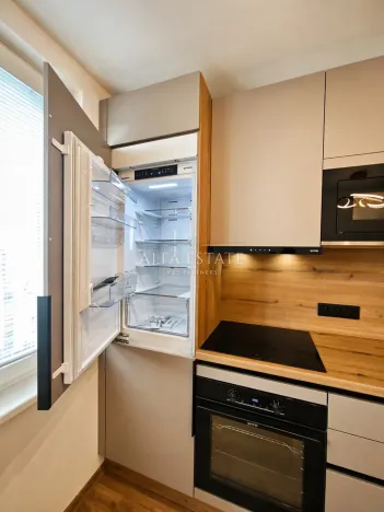 Prodej bytu 3+kk, Karlovy Vary - Drahovice, Východní, 61 m2