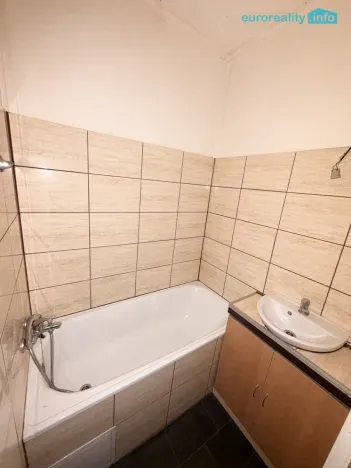 Pronájem bytu 3+1, Tři Sekery, 69 m2