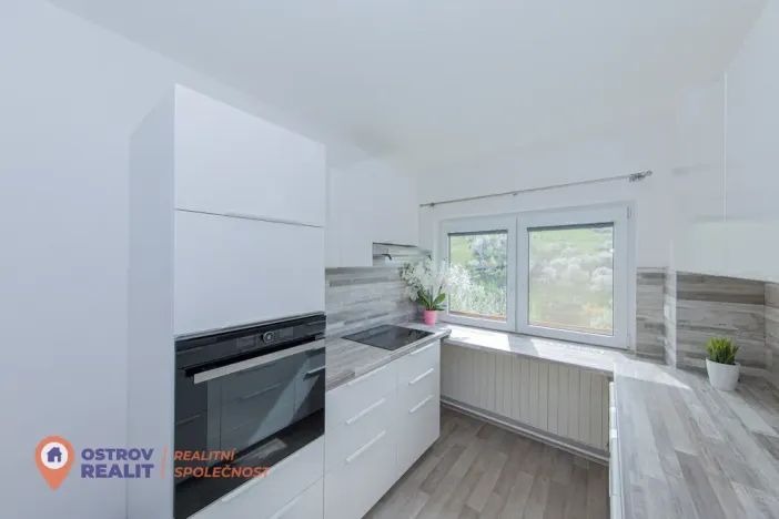 Prodej bytu 4+1, Všemina, 72 m2