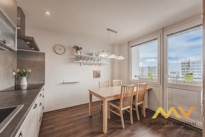 Pronájem bytu 3+1, Hradec Králové - Třebeš, třída Edvarda Beneše, 98 m2