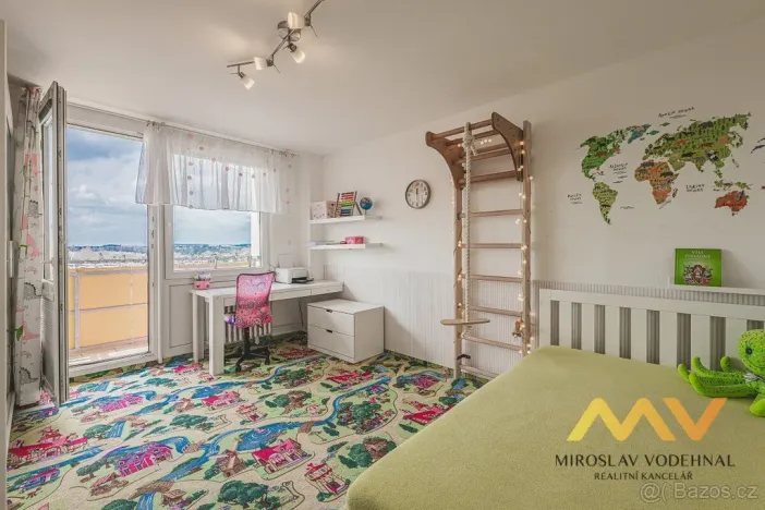 Pronájem bytu 3+1, Hradec Králové - Třebeš, třída Edvarda Beneše, 98 m2