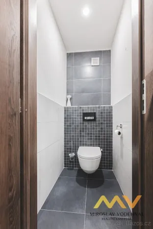 Pronájem bytu 3+1, Hradec Králové - Třebeš, třída Edvarda Beneše, 98 m2