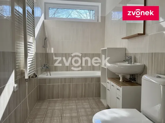 Pronájem bytu 2+kk, Zlín, Voženílkova, 48 m2