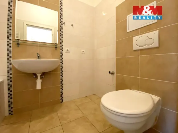 Pronájem bytu 1+kk, Lovosice, Osvoboditelů, 39 m2