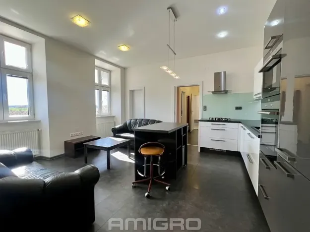 Prodej činžovního domu, Ostrovačice, náměstí Viléma Mrštíka, 1000 m2