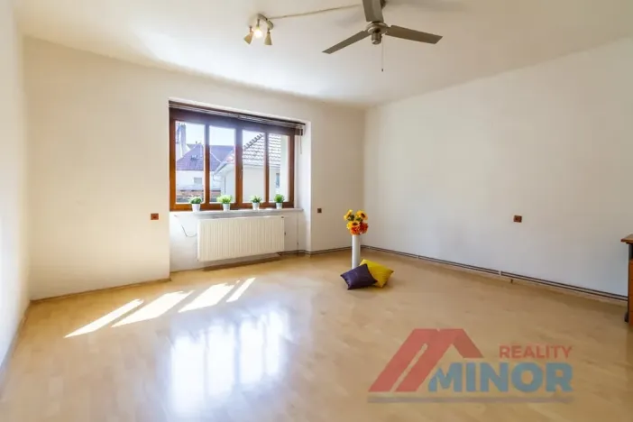 Pronájem bytu 2+1, Slaný, Kynského, 70 m2