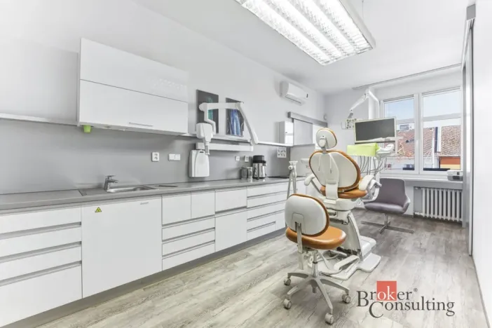 Prodej ordinace, Hradec Králové, 395 m2