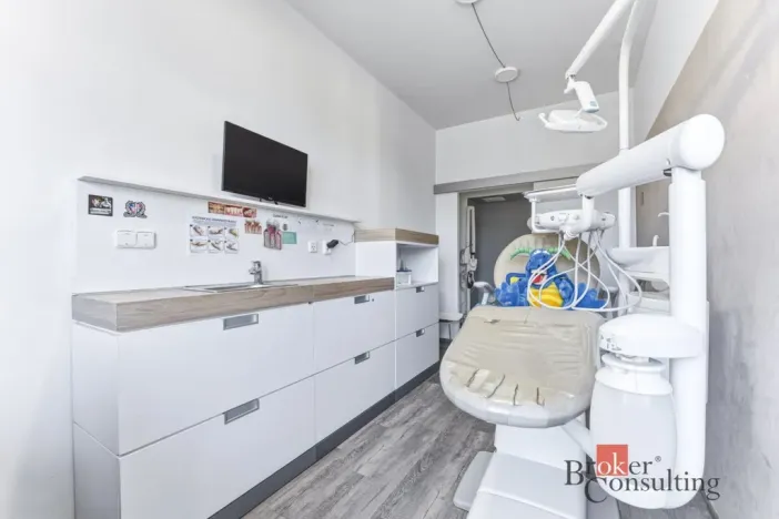 Prodej ordinace, Hradec Králové, 395 m2