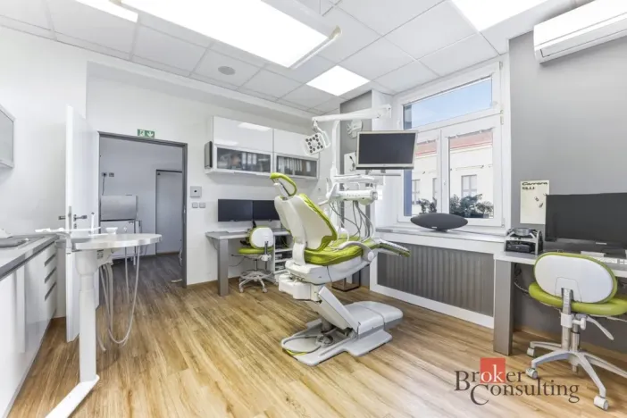 Prodej ordinace, Hradec Králové, 395 m2