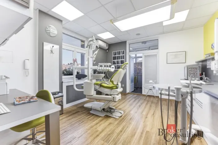 Prodej ordinace, Hradec Králové, 395 m2