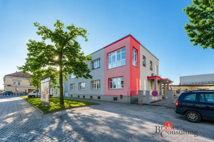 Prodej ordinace, Hradec Králové - Kukleny, Pražská třída, 395 m2