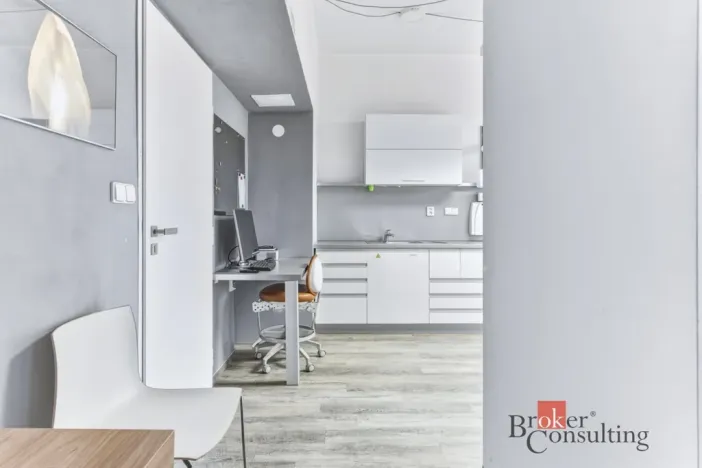 Prodej ordinace, Hradec Králové - Kukleny, Pražská třída, 395 m2