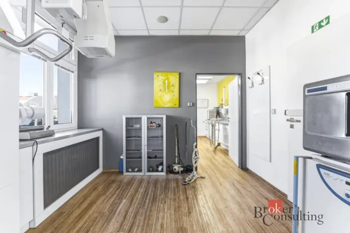 Prodej ordinace, Hradec Králové - Kukleny, Pražská třída, 395 m2