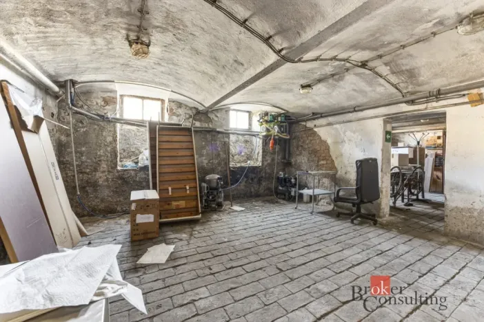 Prodej ordinace, Hradec Králové - Kukleny, Pražská třída, 395 m2