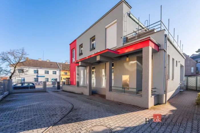 Prodej ordinace, Hradec Králové - Kukleny, Pražská třída, 395 m2