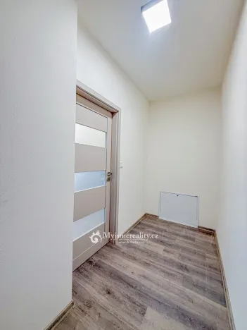 Pronájem bytu 2+kk, Znojmo, Vančurova, 31 m2
